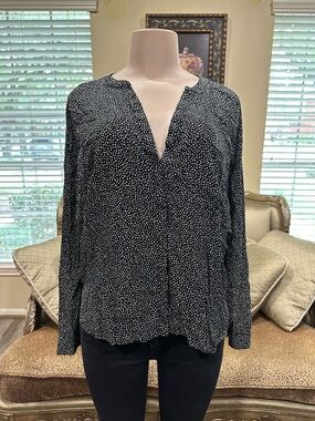 FREE Old Navy Black and White Polka Dot Button-Down Top FLAWED